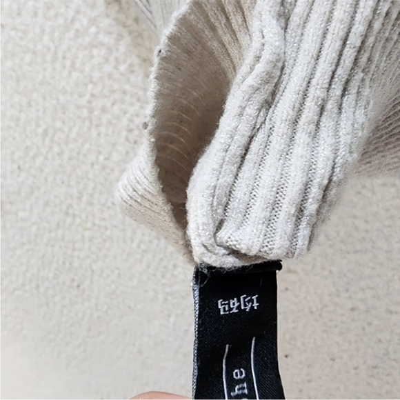 V-neck Sweater - Picture 6 of 13